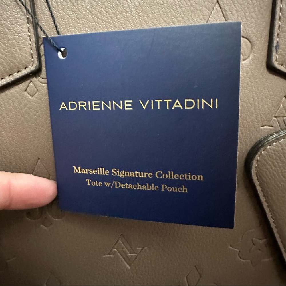 ADRIENNE VITTADINI Tote
With Detachable Pouch Color Mushroom NEW - Picture 10 of 12